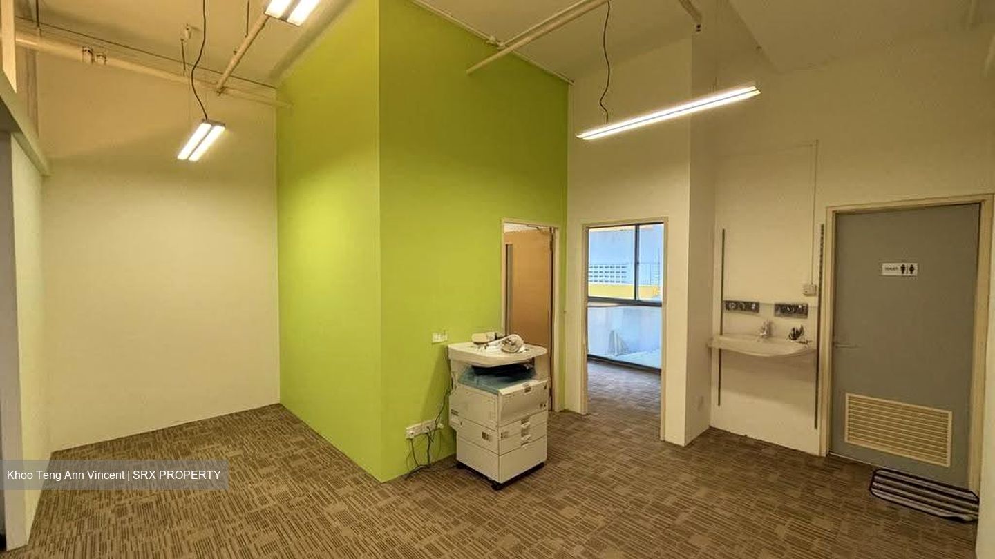 Solstice Business Center (D19), Factory #618679681